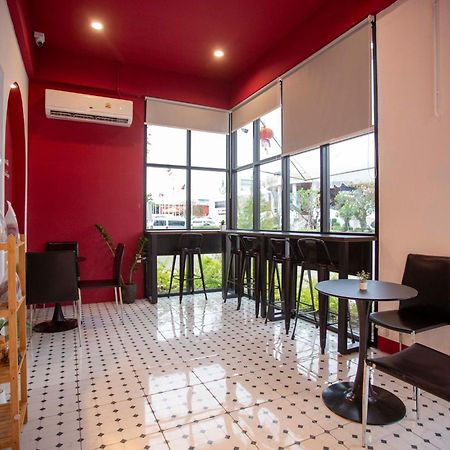 Thong Tarin Hotel Szurin Kültér fotó