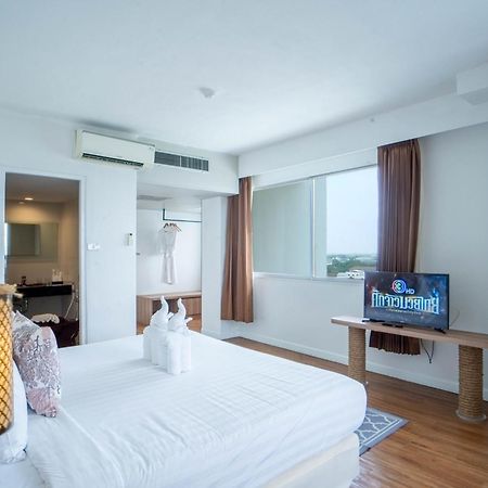 Thong Tarin Hotel Szurin Kültér fotó