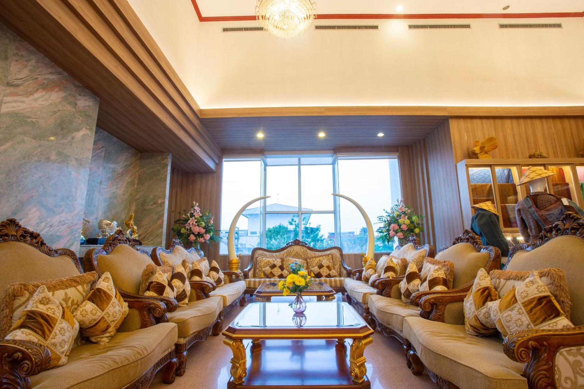 Thong Tarin Hotel Szurin Kültér fotó