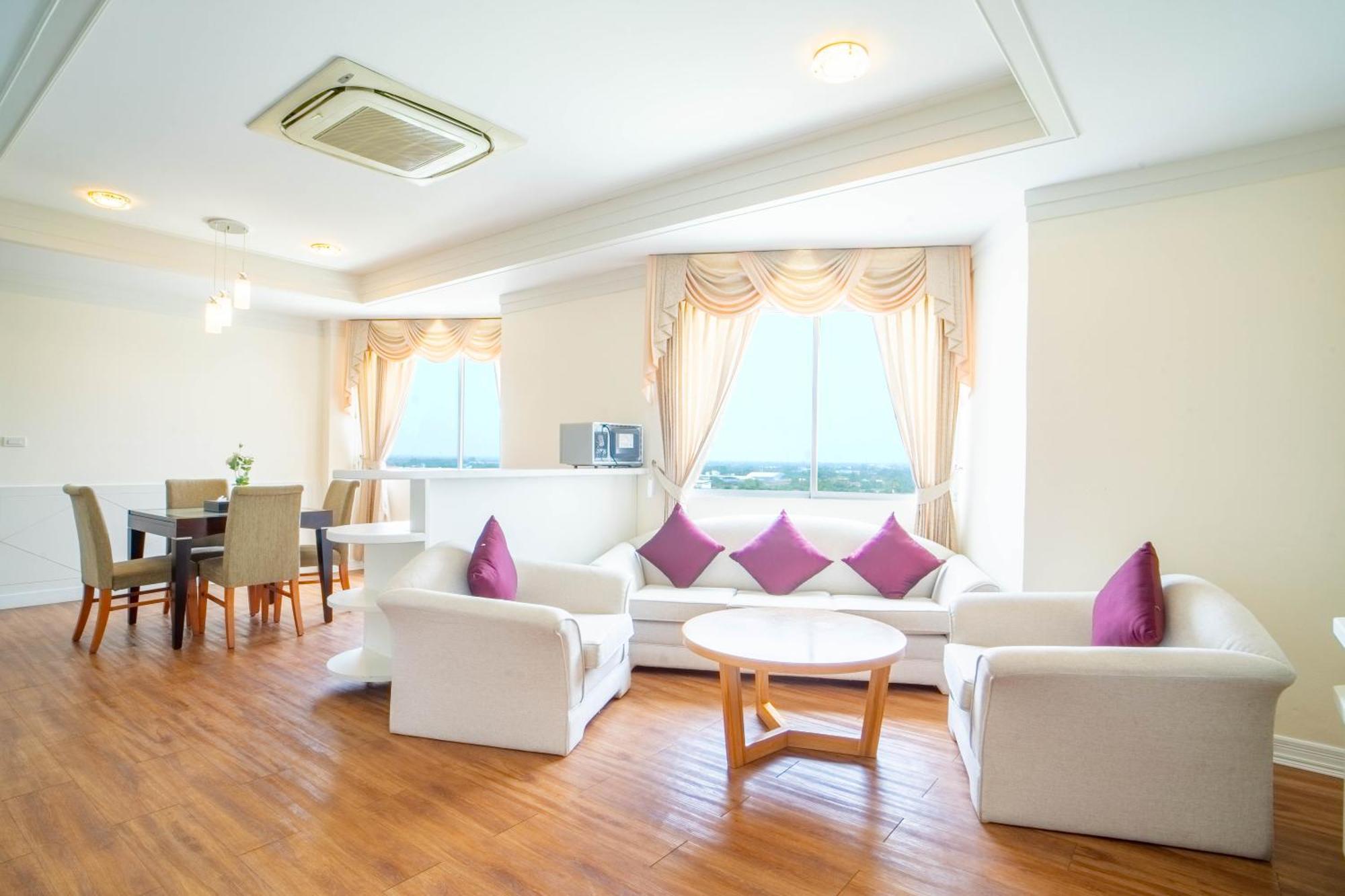 Thong Tarin Hotel Szurin Kültér fotó