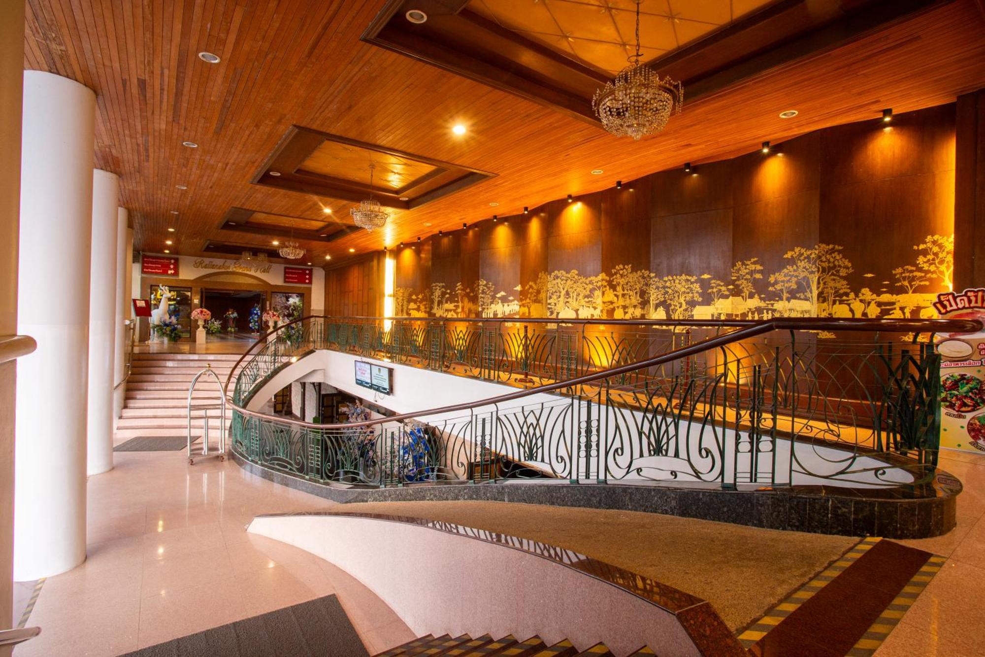 Thong Tarin Hotel Szurin Kültér fotó