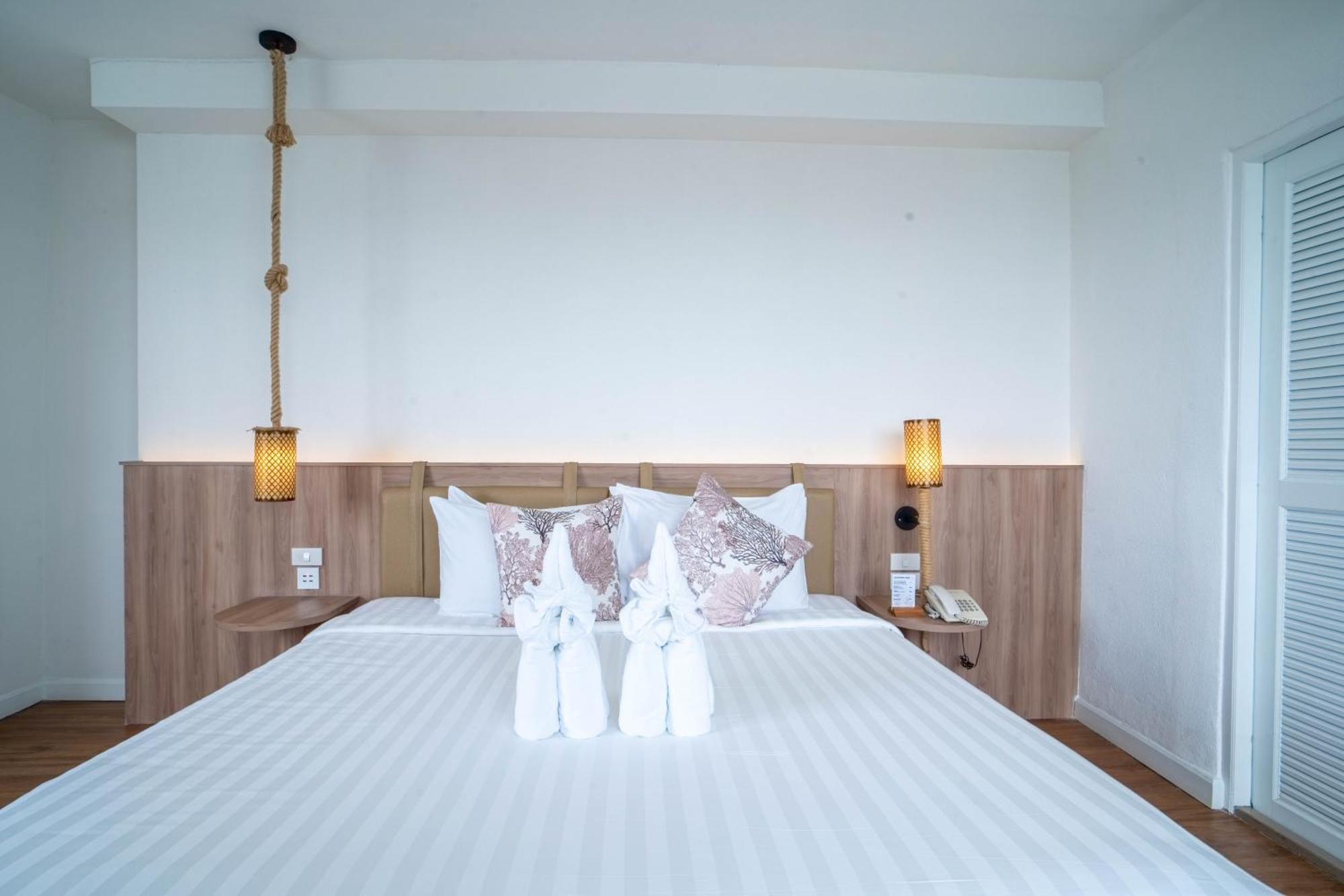 Thong Tarin Hotel Szurin Kültér fotó