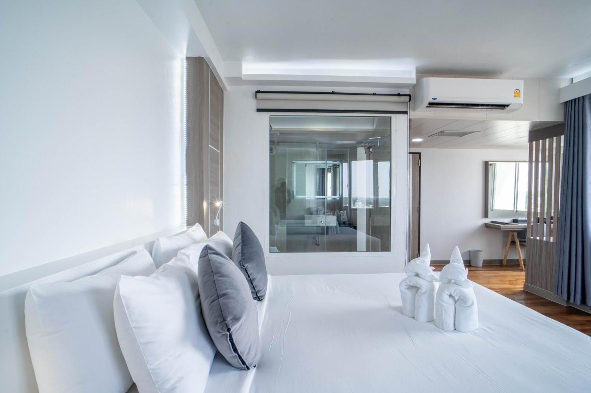 Thong Tarin Hotel Szurin Kültér fotó
