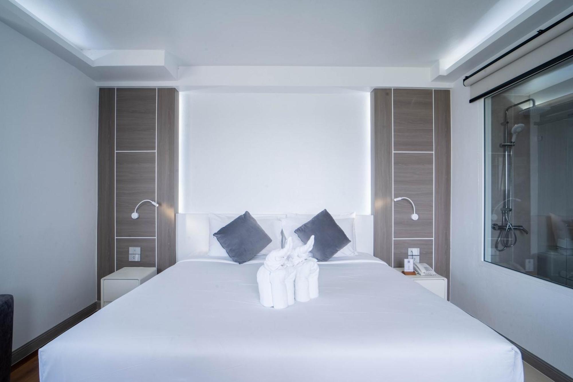 Thong Tarin Hotel Szurin Kültér fotó