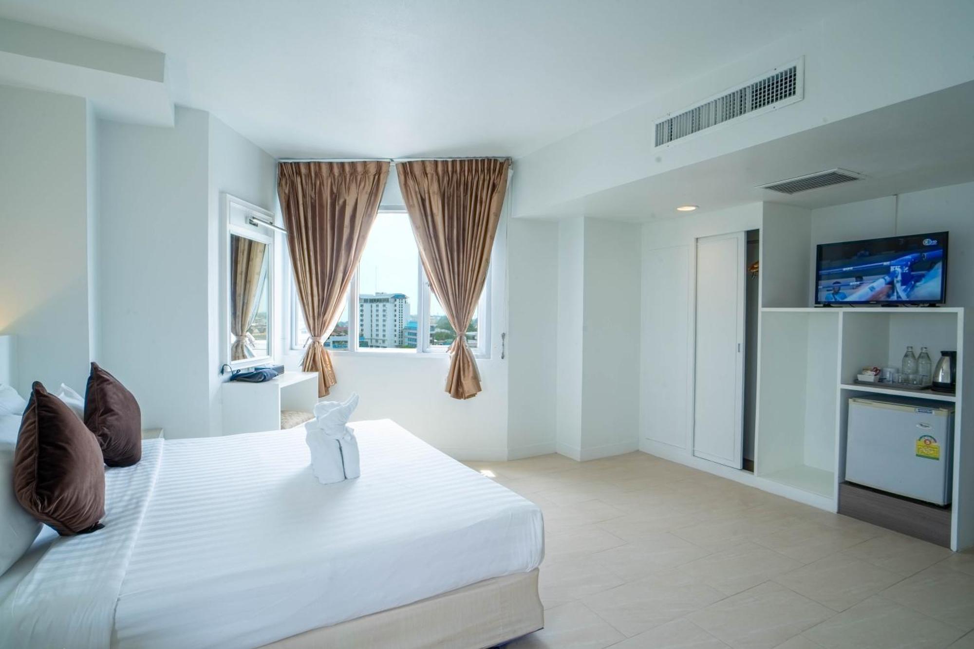Thong Tarin Hotel Szurin Kültér fotó